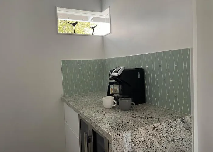 Holiday home Uptown Mid Century Charmer