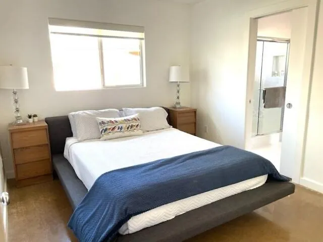 Uptown Mid Century Charmer Holiday home Phoenix