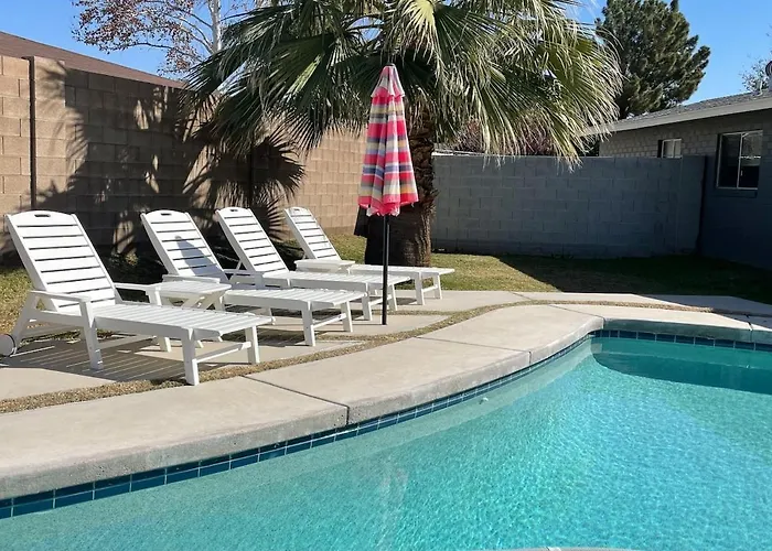 Holiday home Uptown Mid Century Charmer